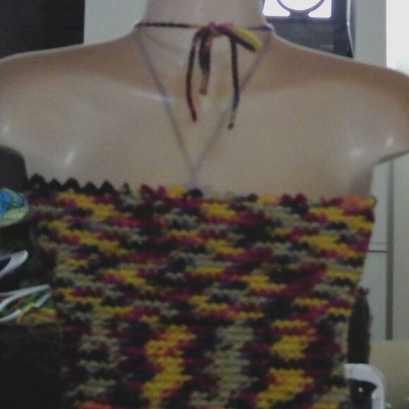CROP TOP (SML) - Picture 2 of 2